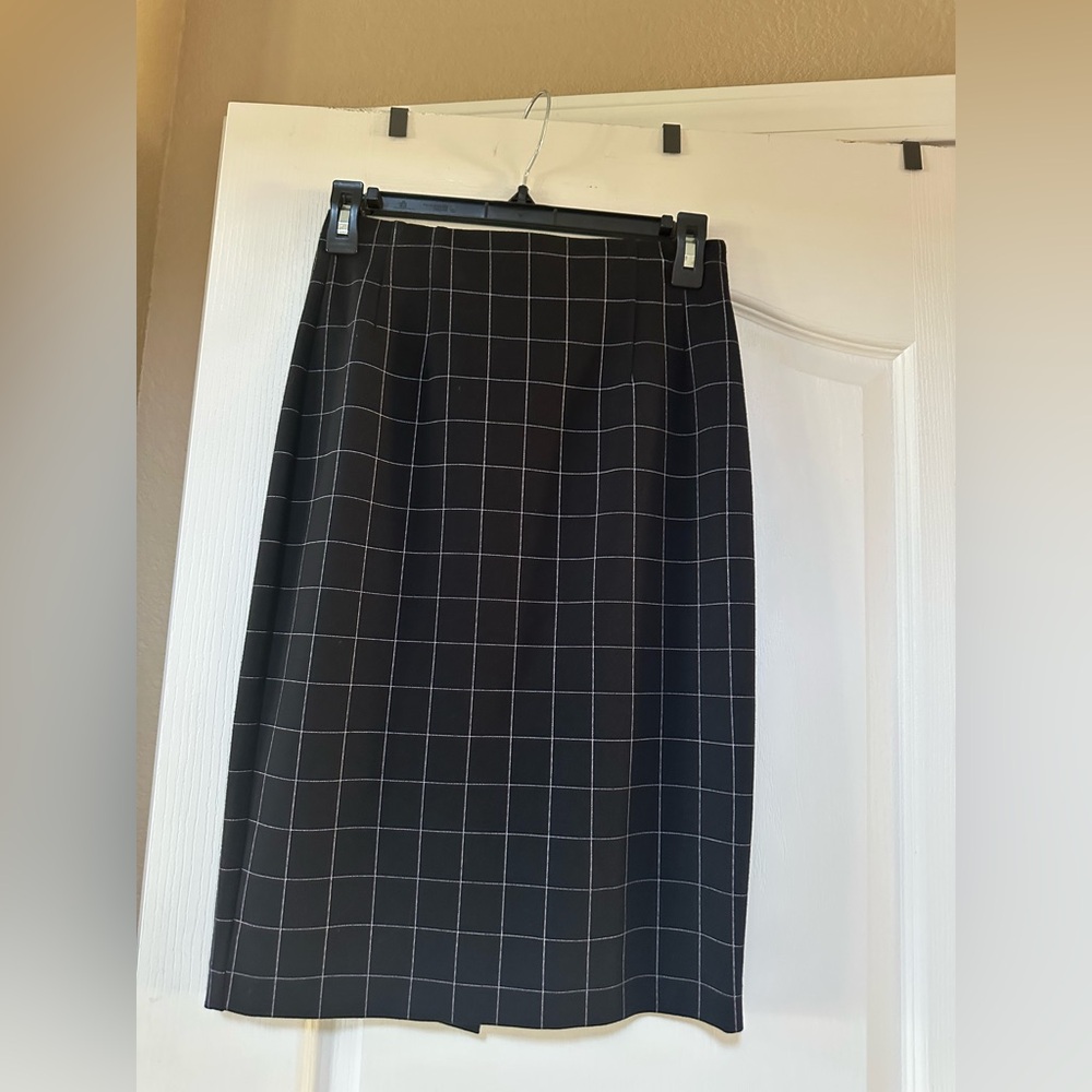 Amanda & Chelsea Black Midi Pencil Skirt